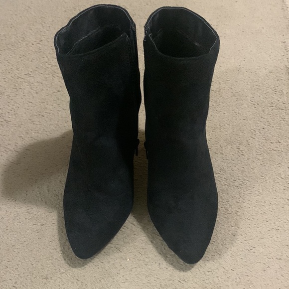 Suede - Faux Women Metallic Gold Block Heel Ankle Bootie - Picture 6 of 9